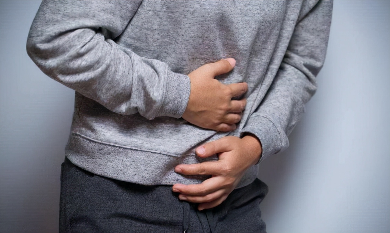 下半身怕冷怕风是什么原因,下半身特别怕冷不敢吹空调