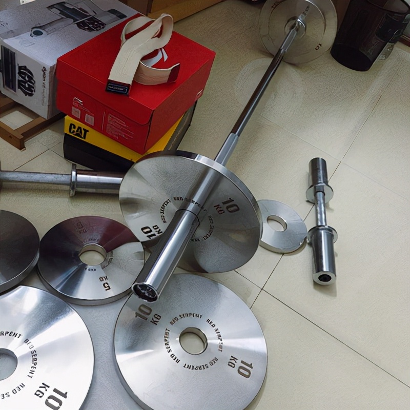 女生在家健身买什么器材合适,在家练引体向上买什么健身器材