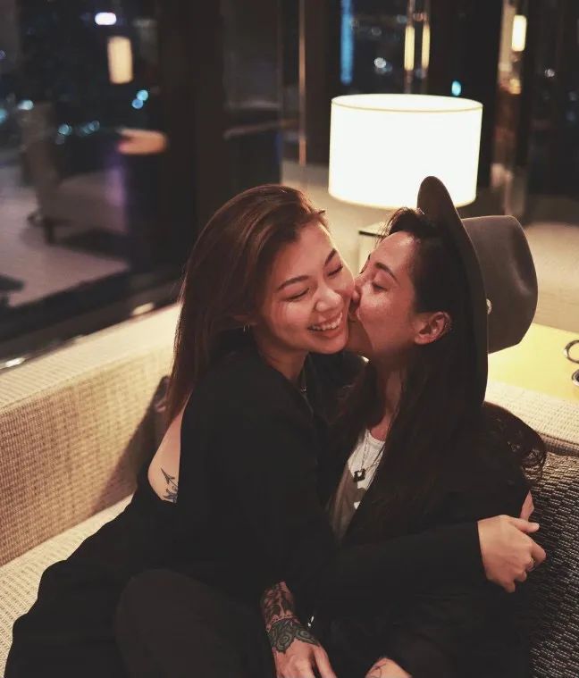 王敏德和他女儿,王敏德双胞胎女儿