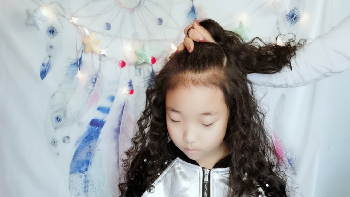 适合卷头发的编发儿童,儿童编发扎头发教程简单漂亮