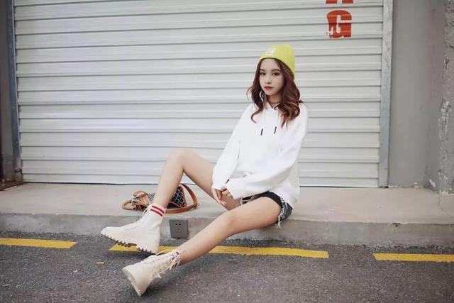 李维斯联名卫衣,李维斯联名小熊卫衣