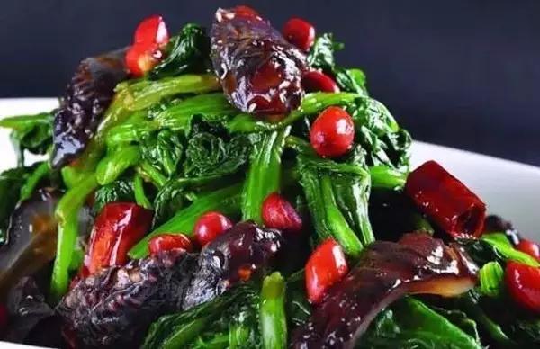 说出湘菜名字算你有见识！《火山飘雪》《火辣的吻》《母子相会》