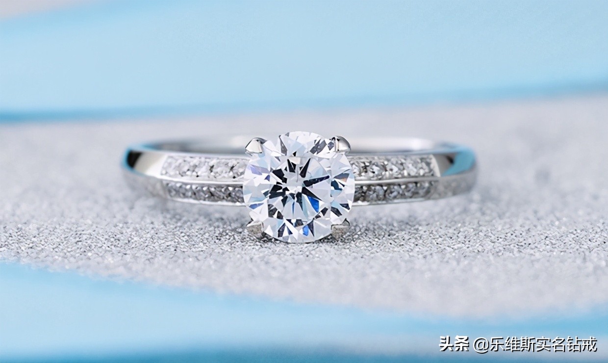 铂金戒指的优势,铂金钻戒为什么有主石和副石