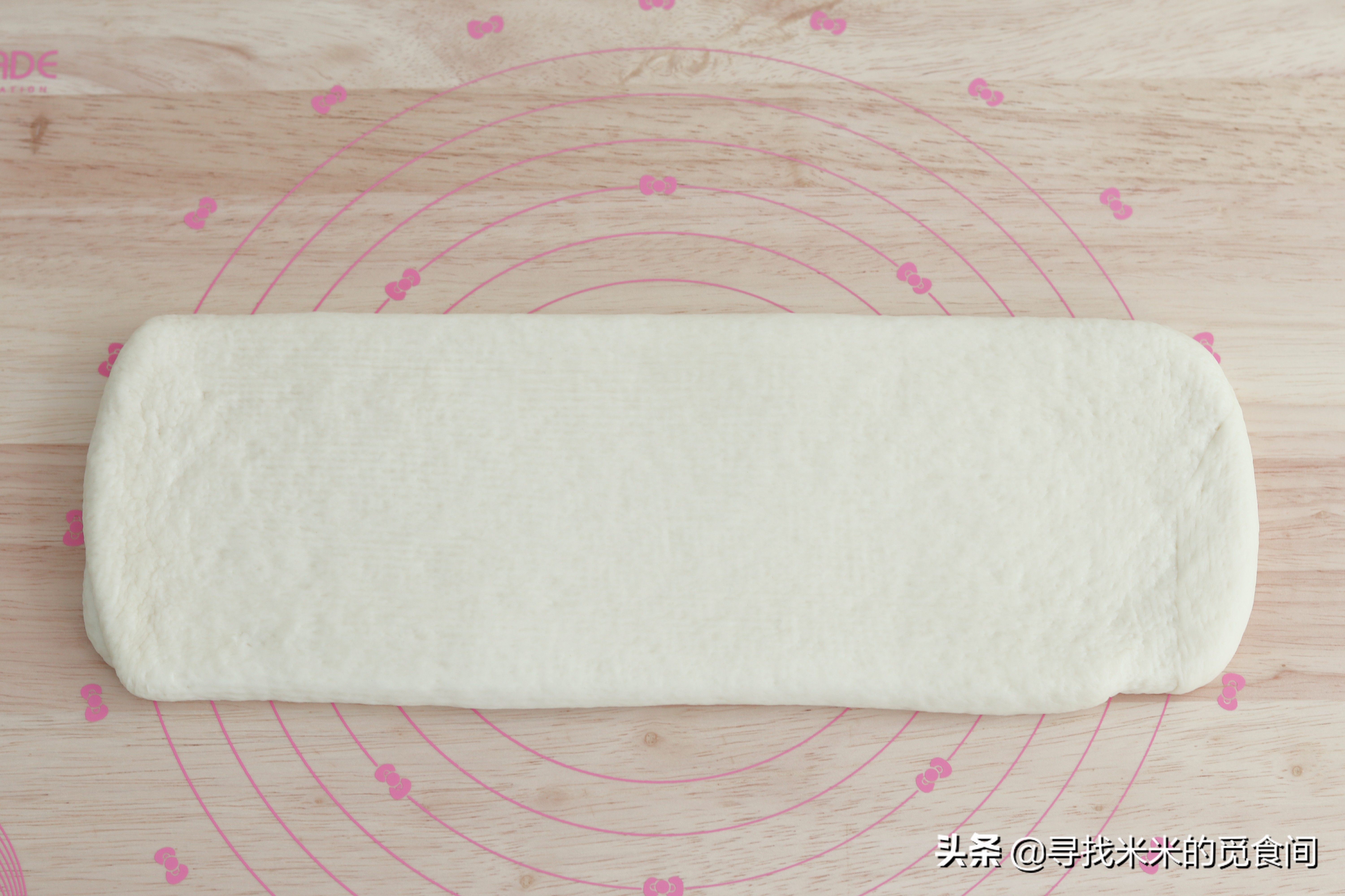 奶香浓郁的小餐包,怎样做软糯奶黄小餐包