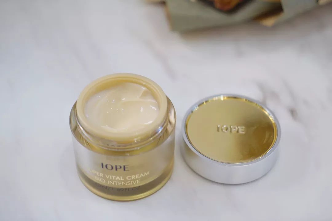 秋冬季哪款面霜好用,秋冬适合干皮补水锁水最好的面霜