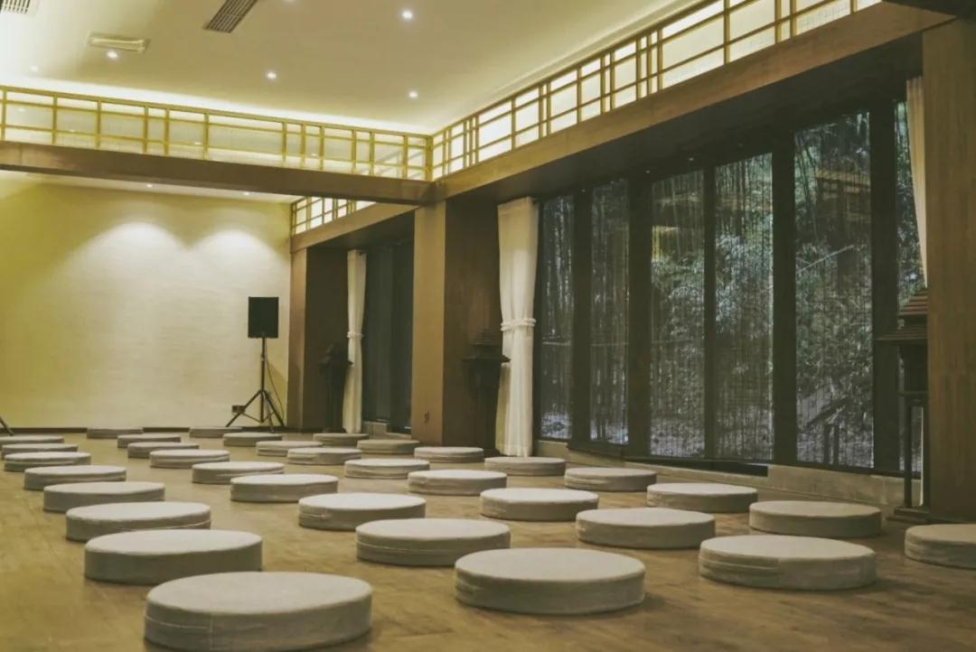 森林秘境的温泉,森林里野奢温泉度假酒店下午茶