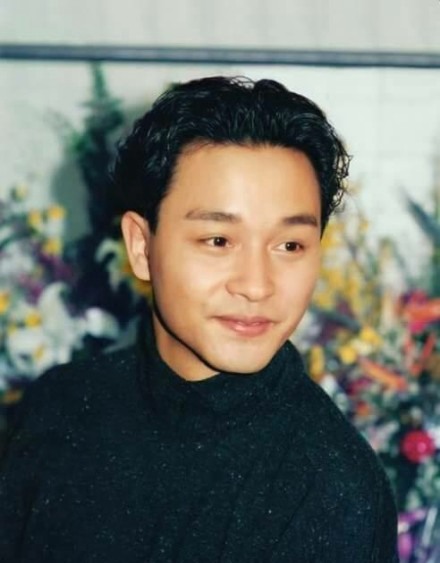 何超琼的传奇人生,何超琼的智慧与超凡的能力