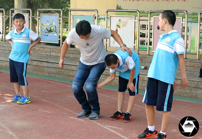 西安孩子踢足球的地方,西安哪里可以小朋友免费踢足球