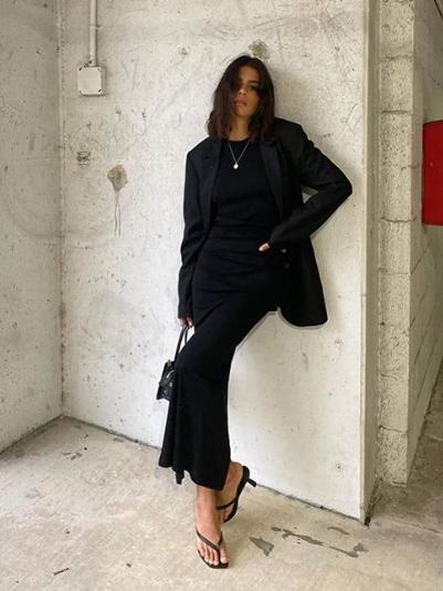 今年最流行凉鞋简单大方百搭,今年流行几款夏日凉鞋时尚百搭