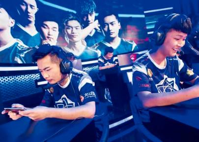 一字马第一个跑出考场,一字马女孩后续