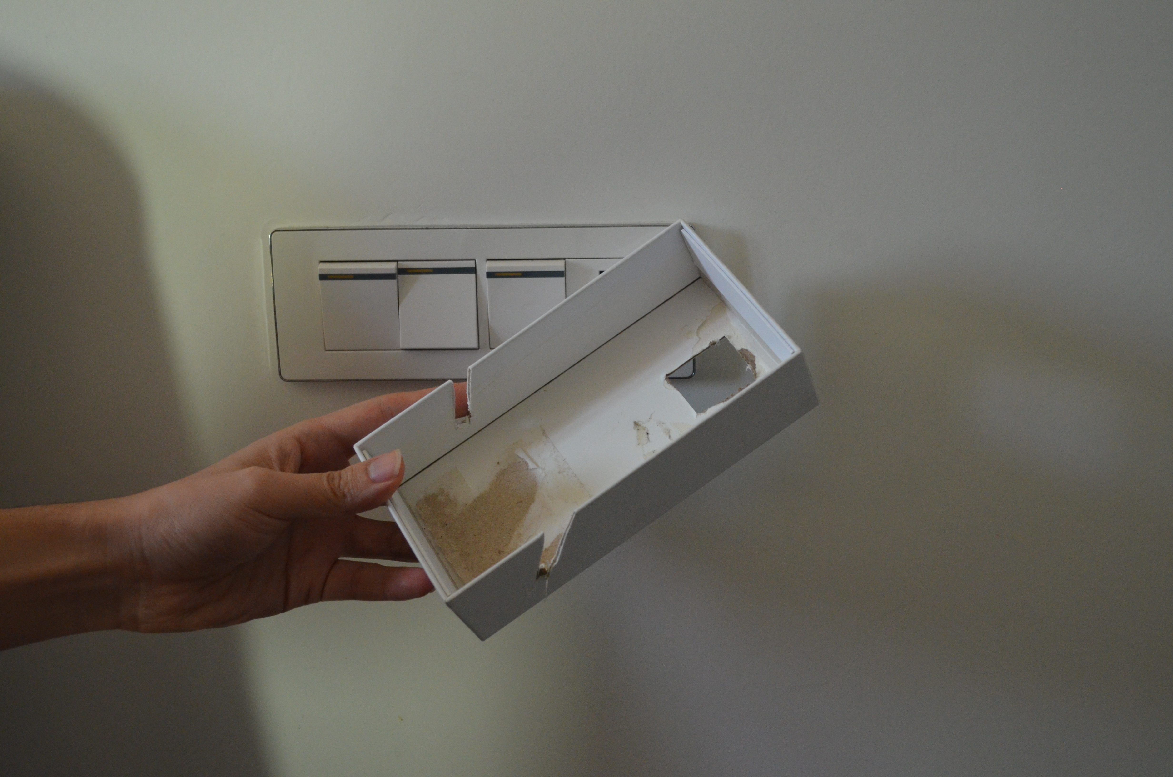 充电线插头太短怎么办,手机充电插头弯了怎么弄直