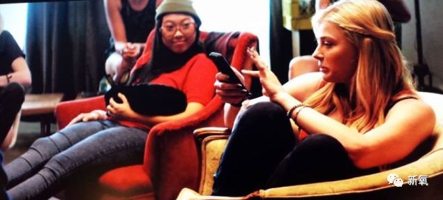 因长相丑被嘲讽后逆袭,因丑被弹幕刷屏挡脸的她