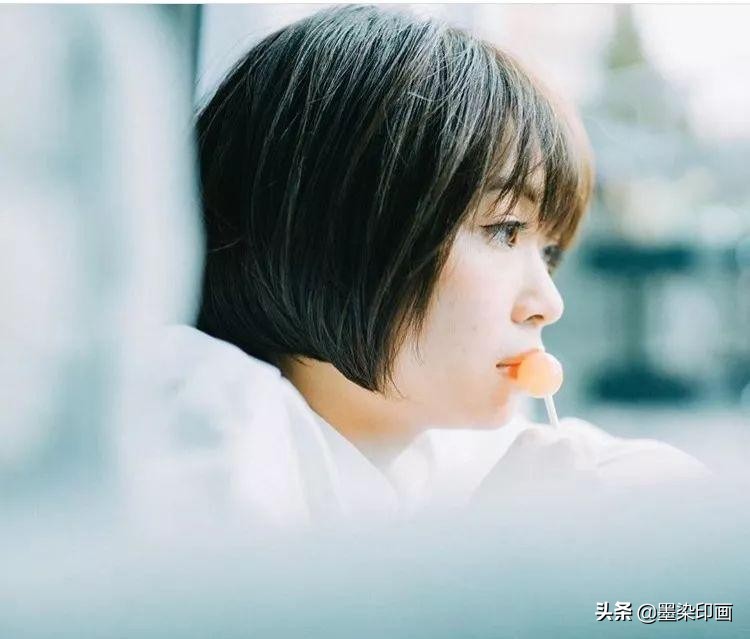 怎样拍女生侧脸教程,女生侧脸怎么拍才好看霸气