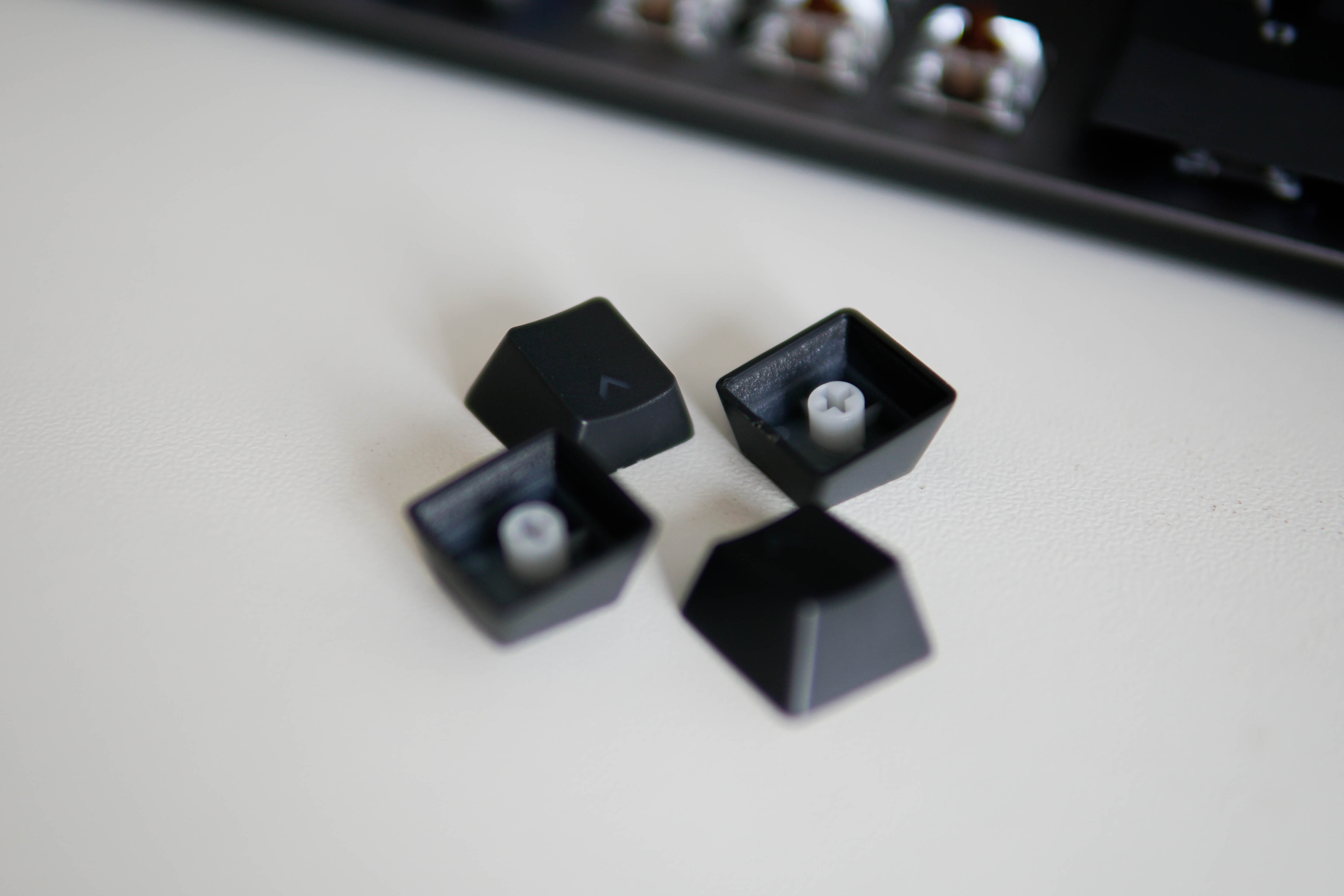 罗技k845键盘适合打游戏么,罗技k845键盘测评打游戏