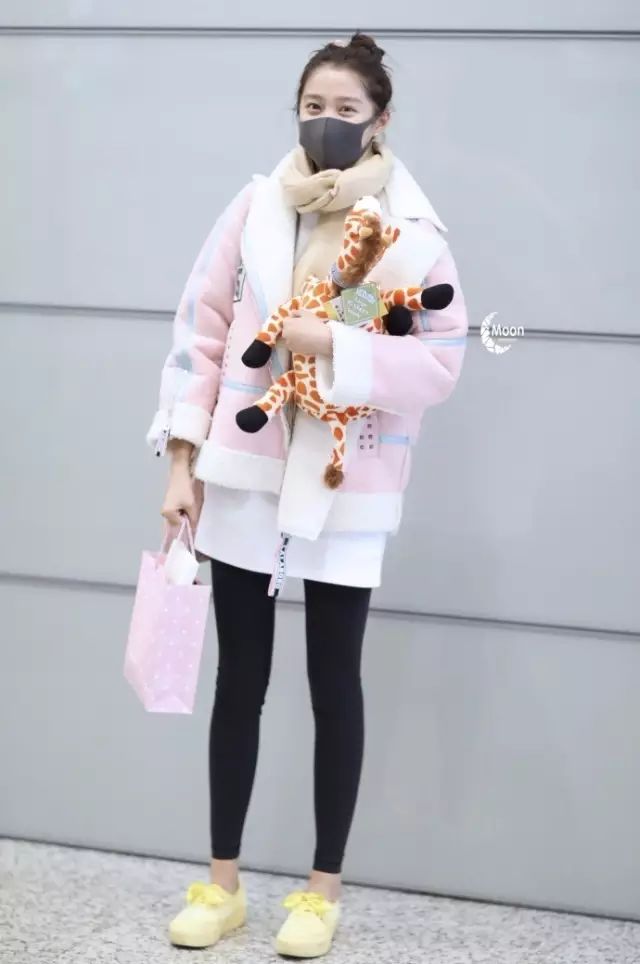 淑女气质百搭减龄薄款,简单时尚大方冬天减龄款