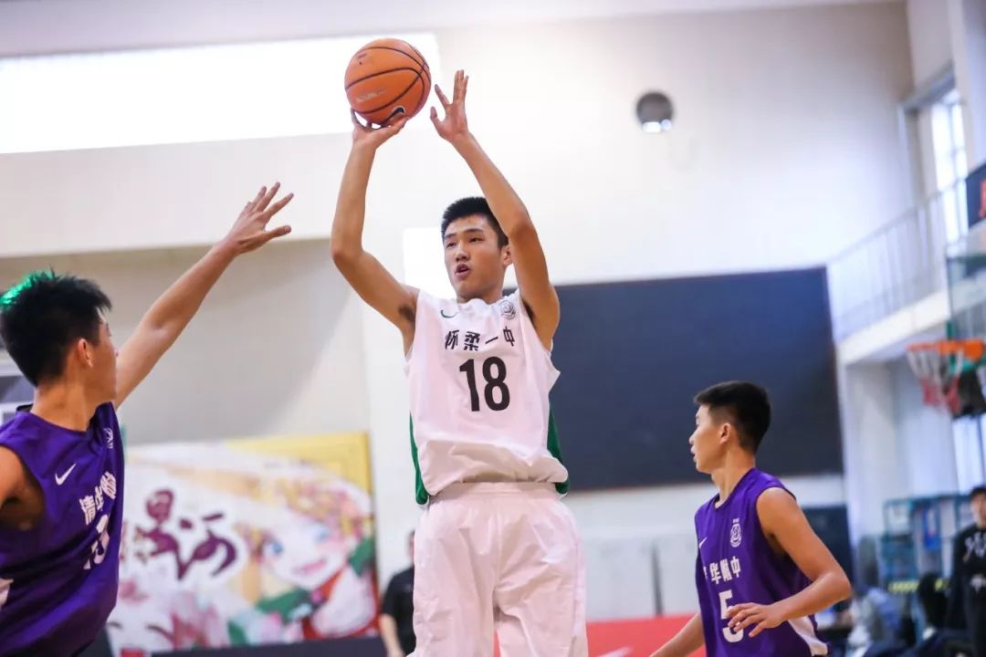 十六强激烈幸存不易新八强更强明日开战丨2018-19耐克高中联赛