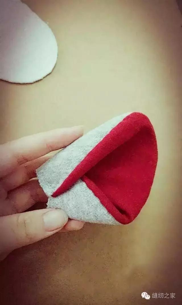 旧衣服改成窝枕,在家怎么用旧衣改做颈椎型枕