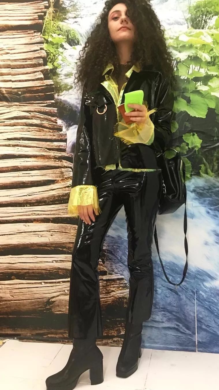 侃爷跟耐克合作鞋款,侃爷nike老爹鞋