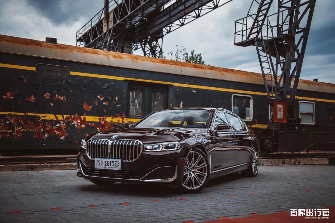 一台宝马740,一辆宝马740
