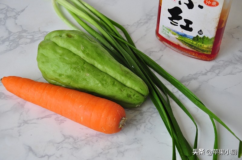 清脆爽口小菜凉拌佛手瓜的做法,佛手瓜做凉拌菜怎么做好吃