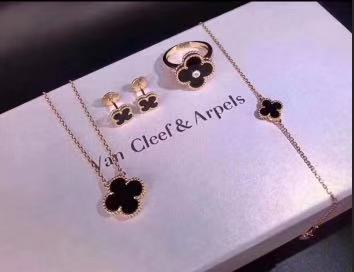 定制首饰奢侈品一比一,首饰定做的和成品有什么区别