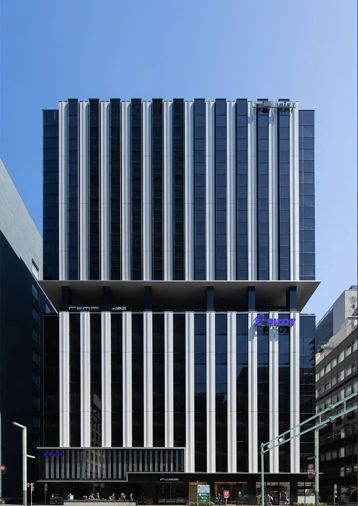 现在，全靠霓虹文具给我带来工作归属感