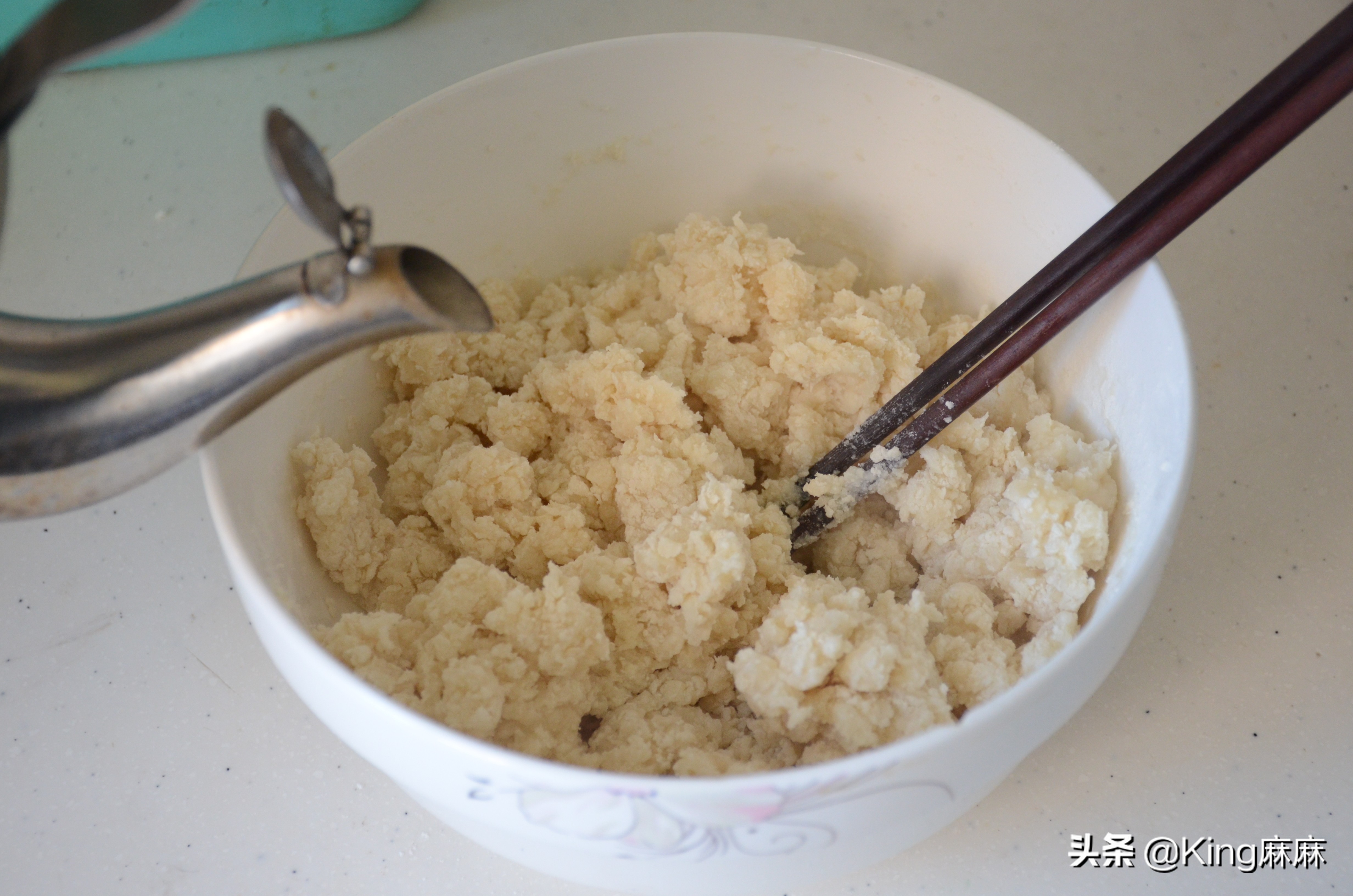 春饼怎么又软又薄不用揉面,烙柔软春饼的正确方法