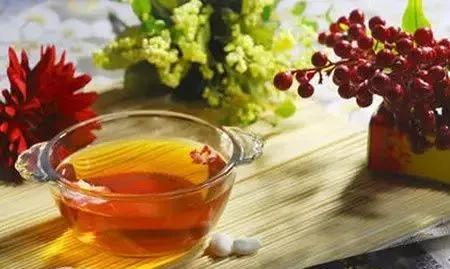 长时间不排便或少量排便,早晨不排便等于抽了十根烟