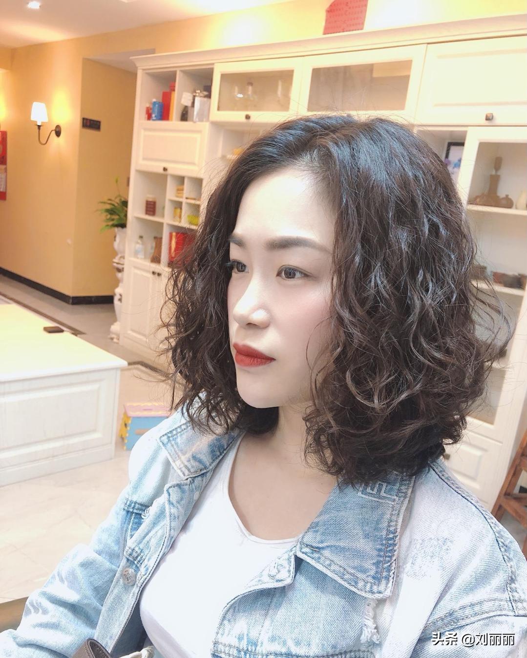 满头烫小卷真洋气适合各个年龄段,短发小卷满头烫40-50岁