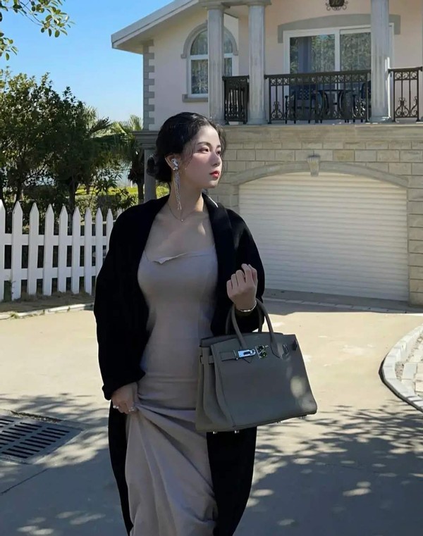 包臀裙能不能穿,包臀裙可以配粗跟鞋吗