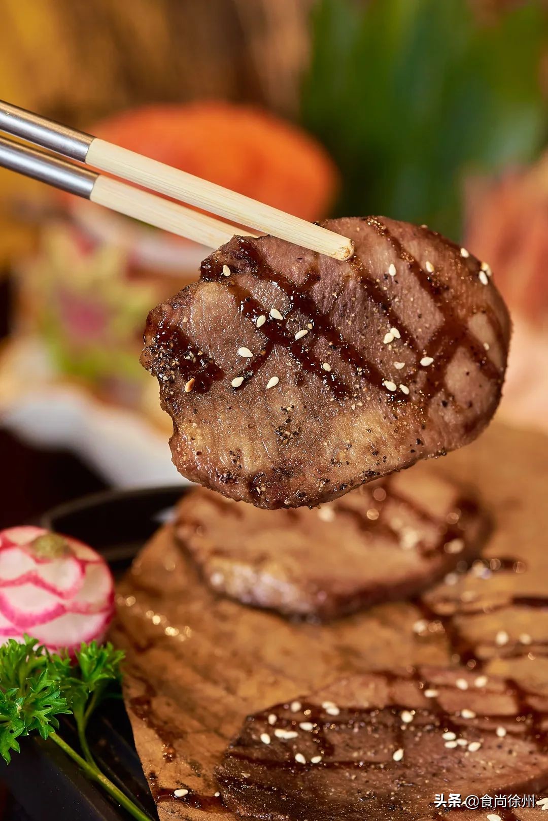 徐州张柏芝一秒到日本？其实正在吃日料，和服免费穿，过足cos瘾