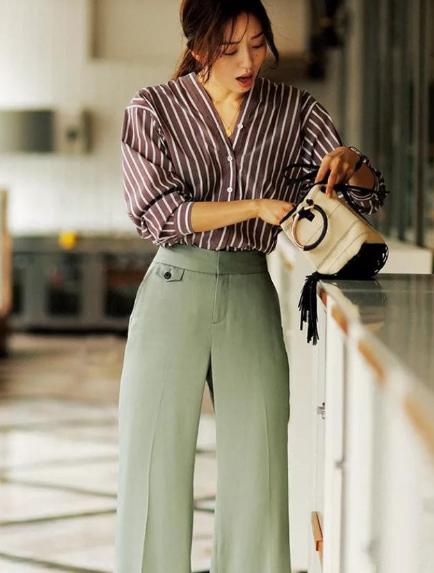 美不美看发型颜色,4个配色技巧让穿搭更有气质