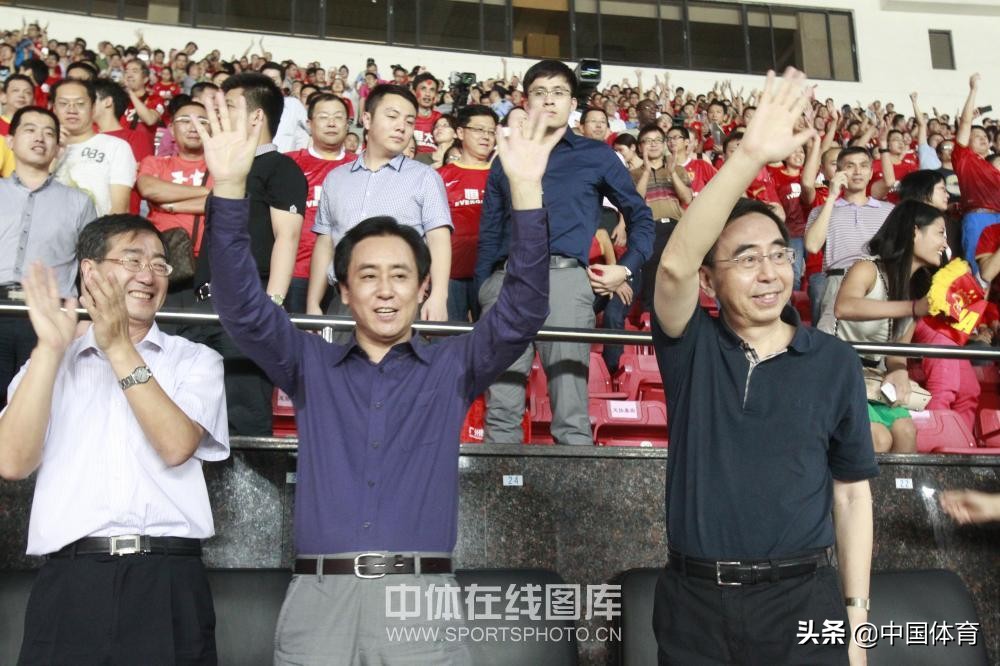 许家印为了足球奉献很多人,许家印为中国足球立下了汗马功劳