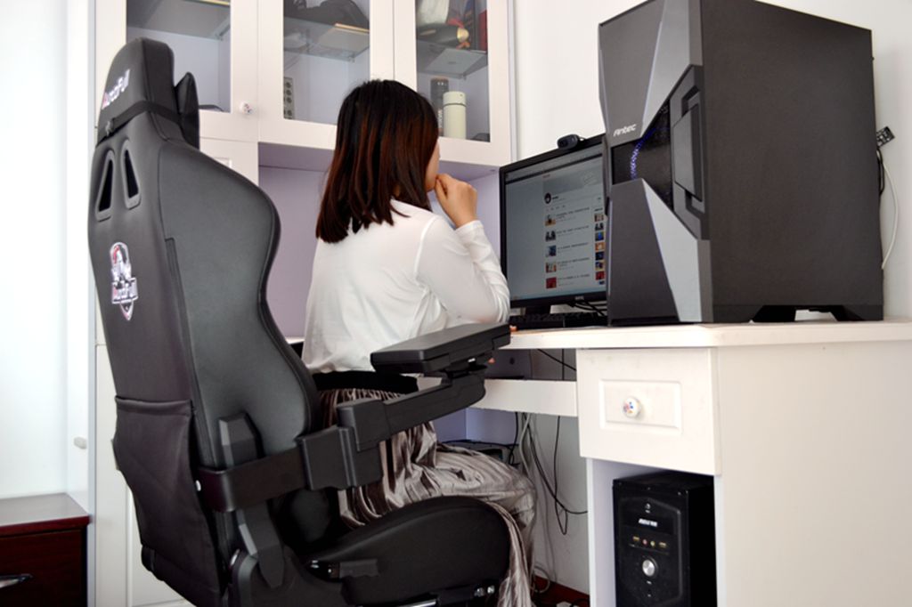 比傲风舒适的电竞椅,媲美电竞椅的椅子