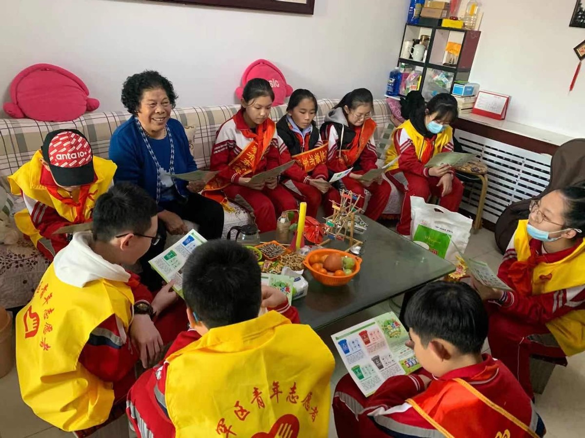 雏鹰小队进社区志愿服务活动,雏鹰假日小队志愿服务活动