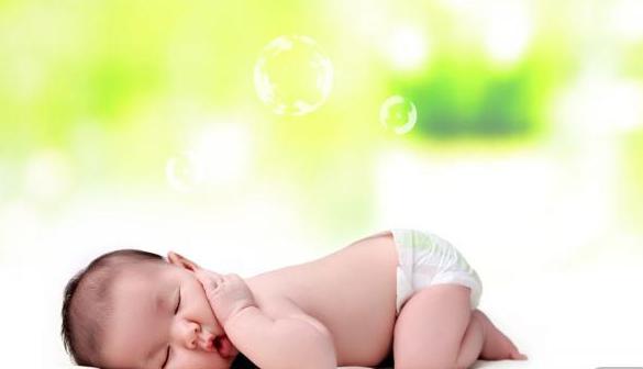 一个月的宝宝睡觉总不踏实怎么办,一个月的小孩子睡觉不踏实怎么办