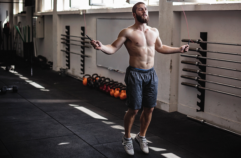 跳绳的科学锻炼方法,最简单的5种跳绳方式