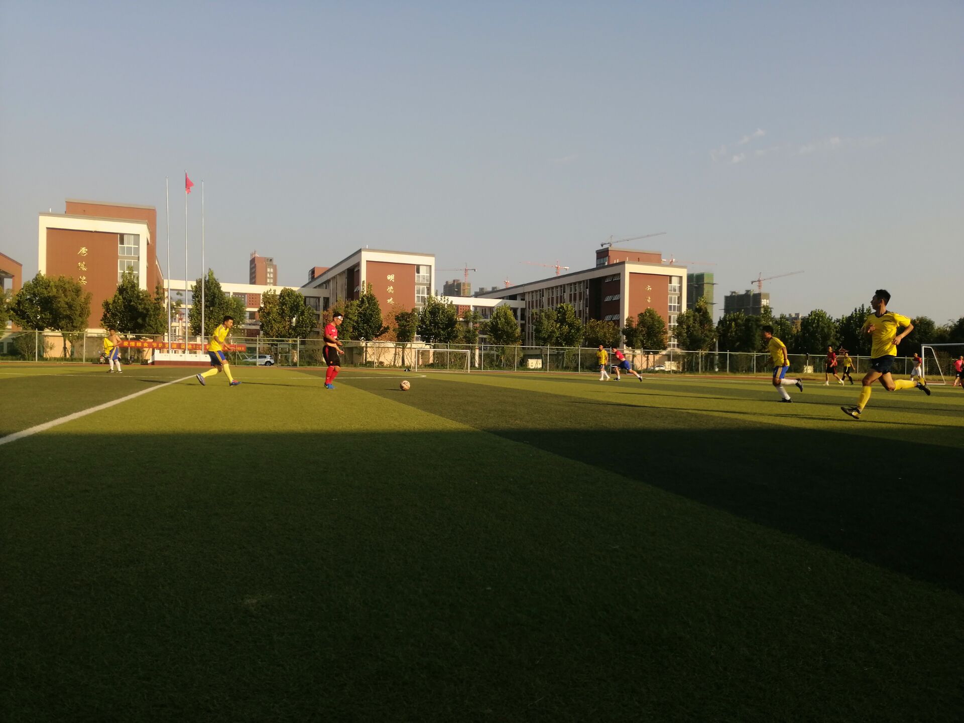 阜南十小足球比赛现场,阜南曹集镇阜蒙小学足球赛