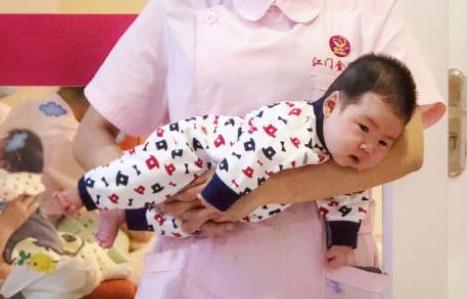 满月宝宝的护理与注意事项,满月的宝宝注意事项及护理方法