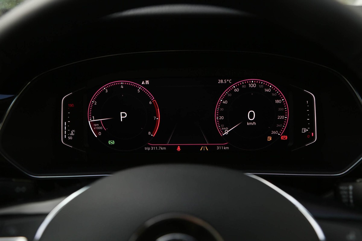 帕萨特仪表黑屏但能启动,帕萨特启动仪表黑屏无法启动