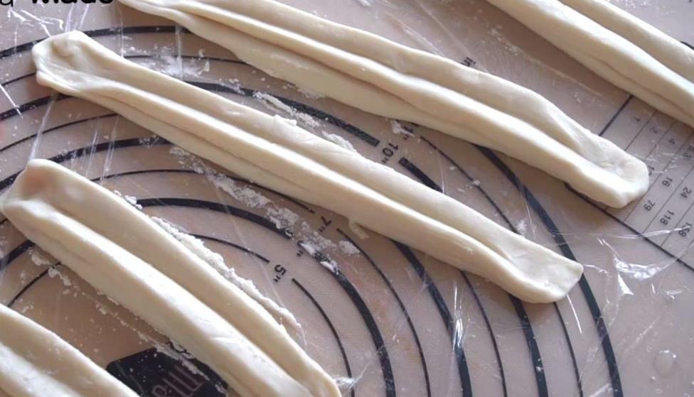 家常酥脆蓬松油条的做法和配方,油条蓬松做法和配方的全过程