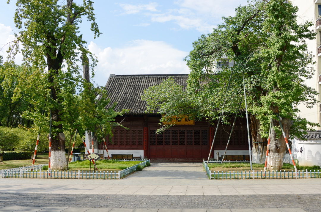 孔庙庙碑,长兴孔庙大成殿