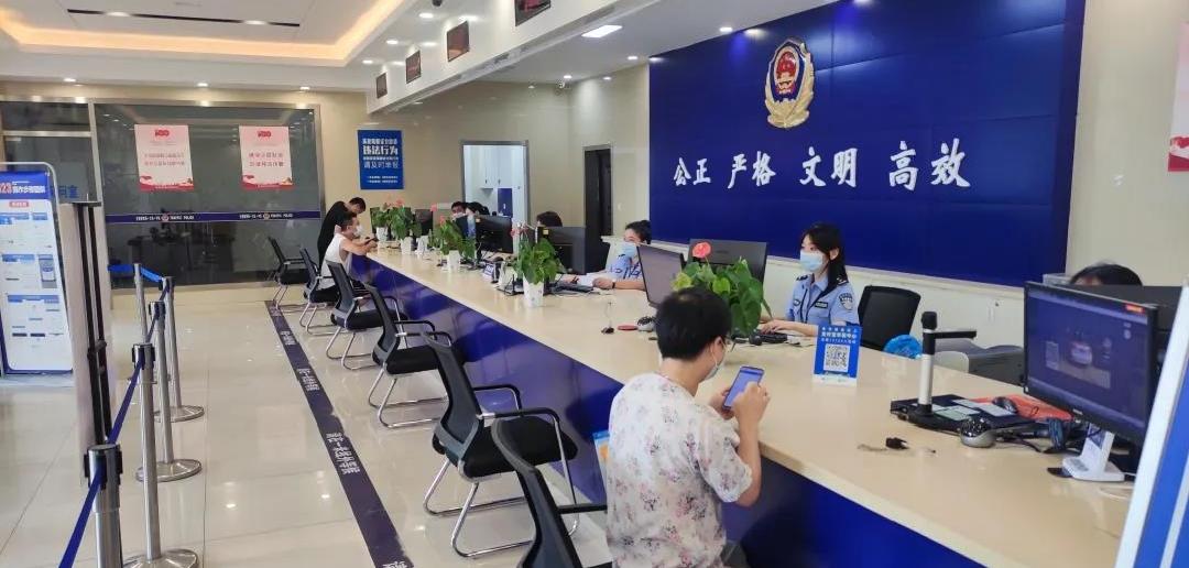 交警提醒:多次违停、不按时缴纳罚款将纳入征信“黑名单”