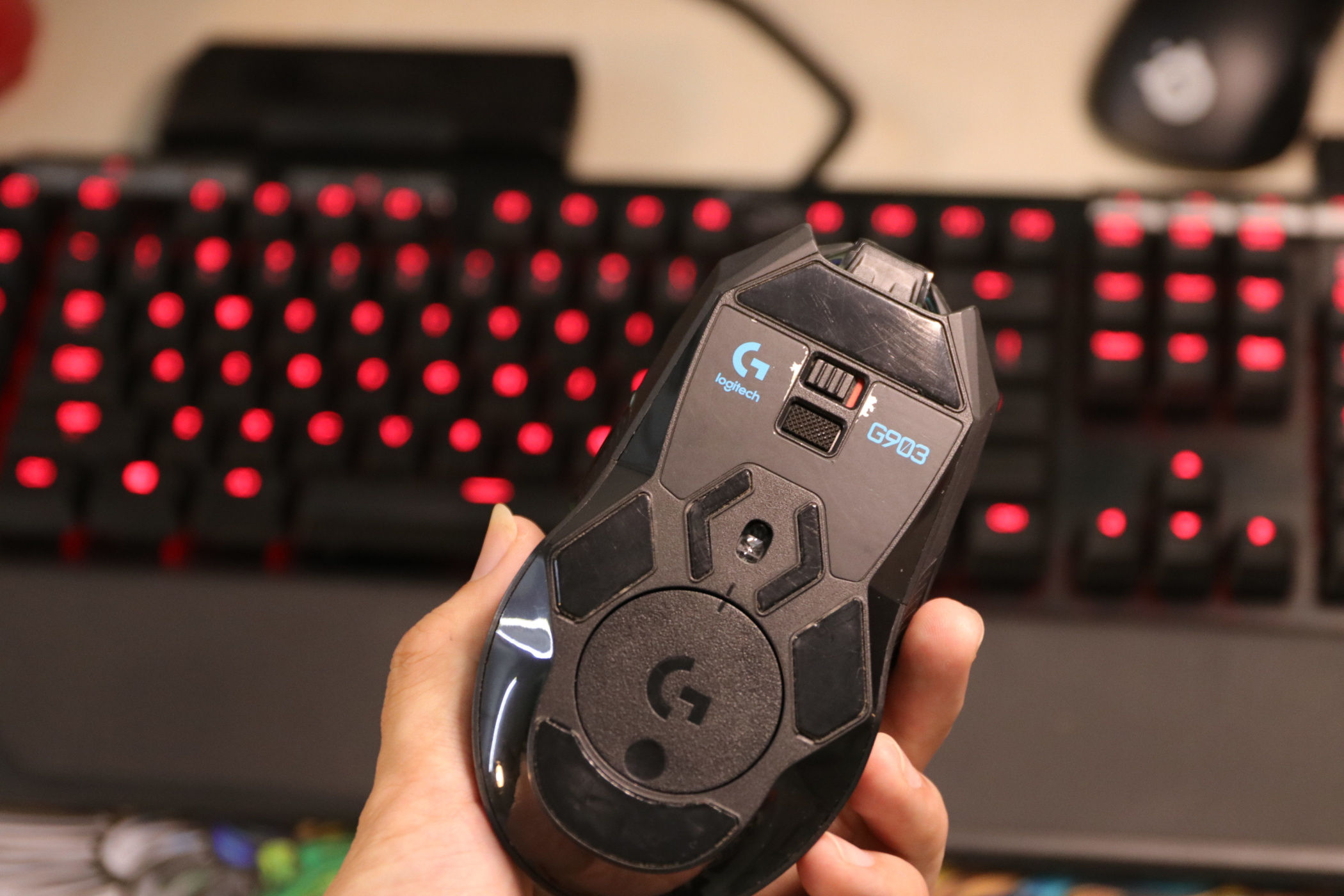 罗技无线游戏鼠标g304和g903,罗技g903鼠标拆卸教程