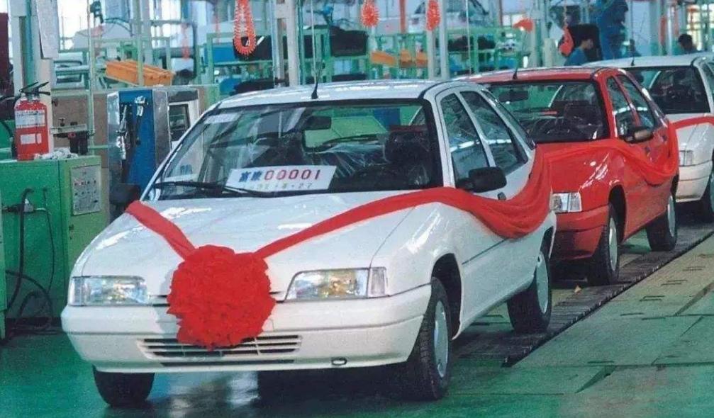 摸着石头过河，国内两厢车的开创者，富康的尴尬与失落