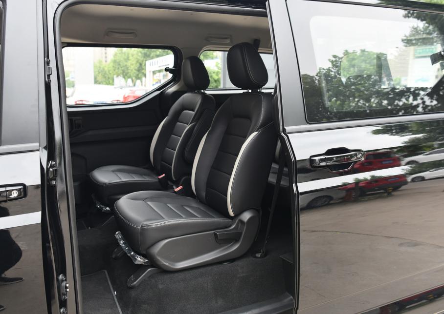 五菱征程5.99米,五菱征程对比菱智m5九座