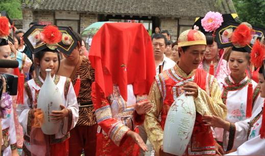 射三箭剪影视频,射三箭中式婚礼