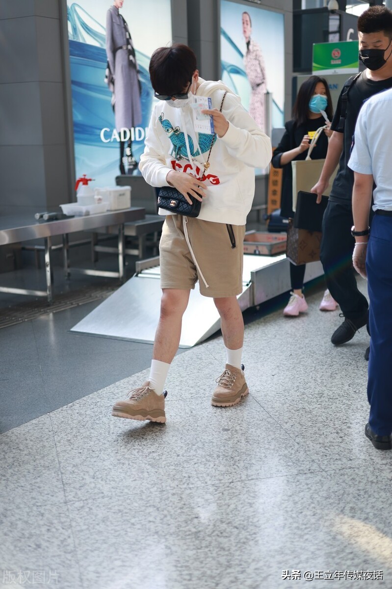 汪苏泷弗斯特专辑销量,汪苏泷微微一笑很倾城领奖现场