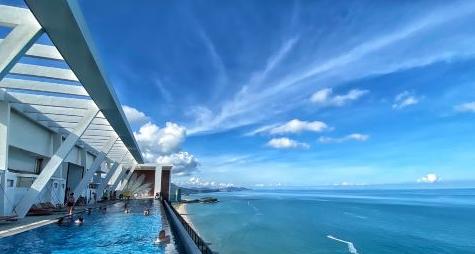 30平方米超大泳池,2000平无边泳池