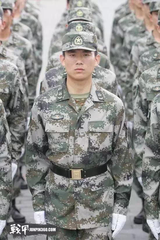 迷彩是军装吗,迷彩是军人的什么